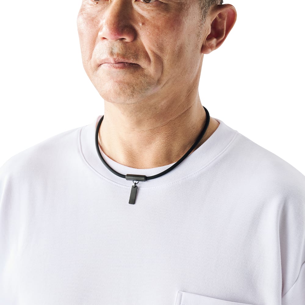 ブラック