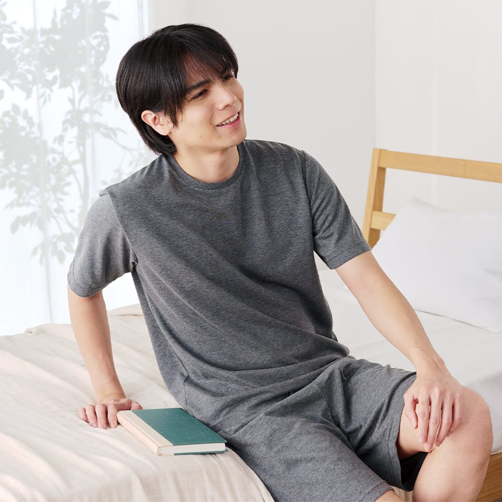 ブラック