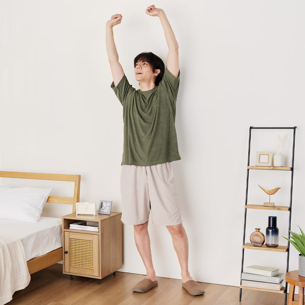 ブラック