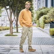 ブラック